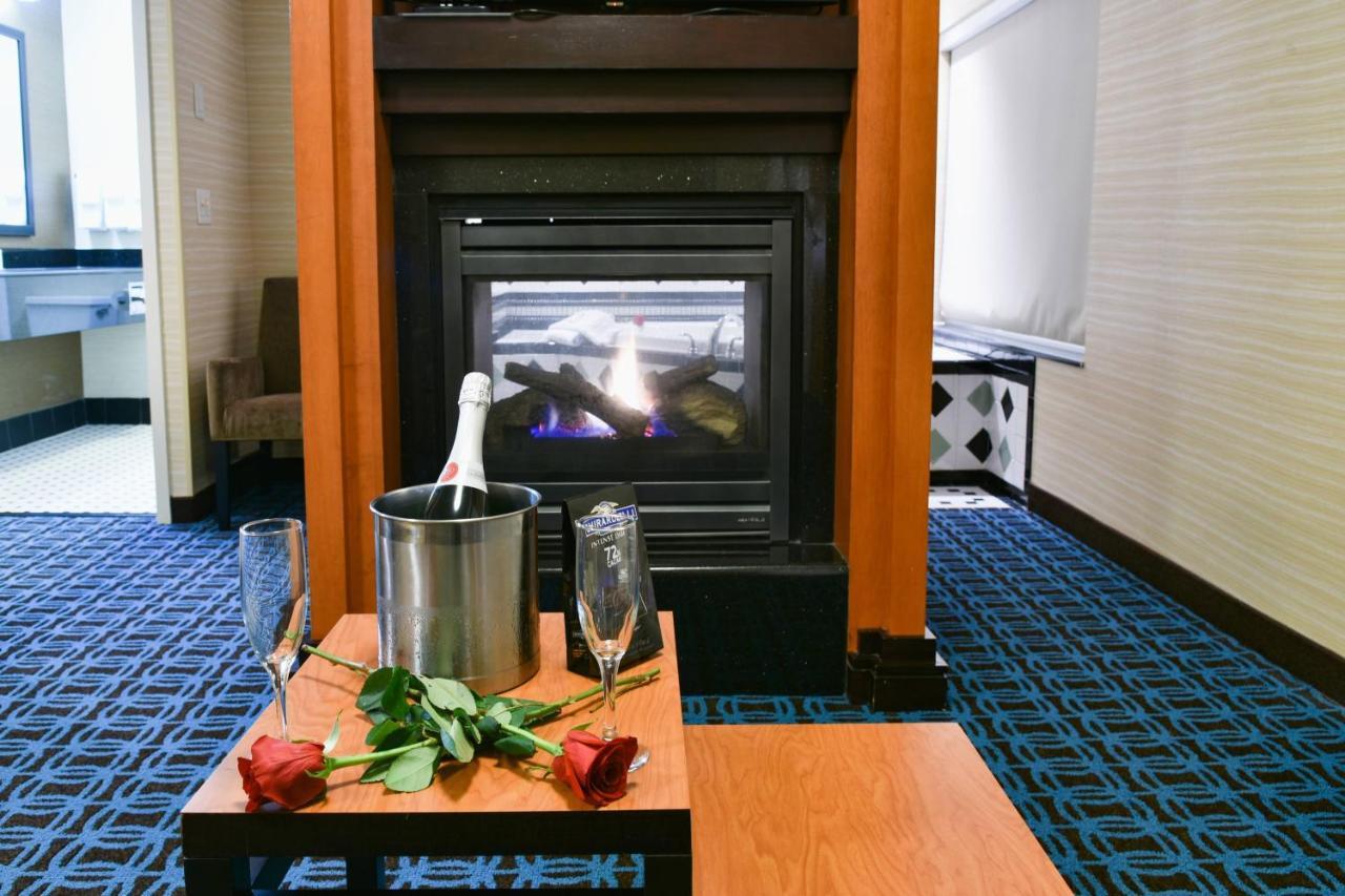 וינזדור לוקס Fairfield Inn Hartford Airport מראה חיצוני תמונה