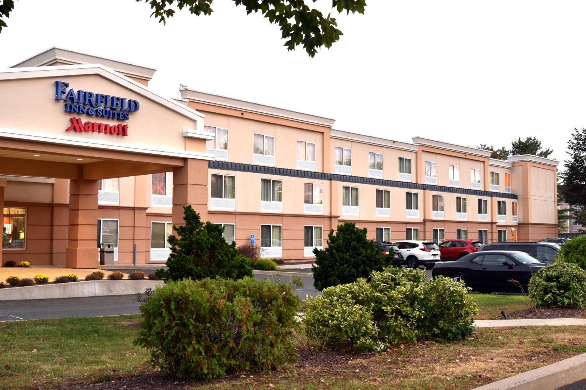 וינזדור לוקס Fairfield Inn Hartford Airport מראה חיצוני תמונה