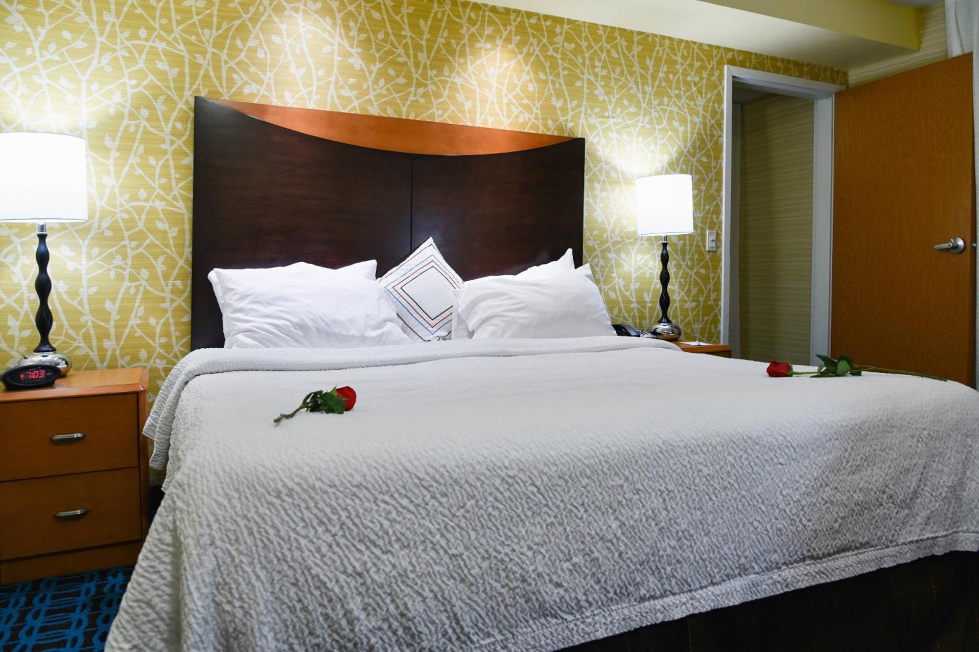 וינזדור לוקס Fairfield Inn Hartford Airport מראה חיצוני תמונה