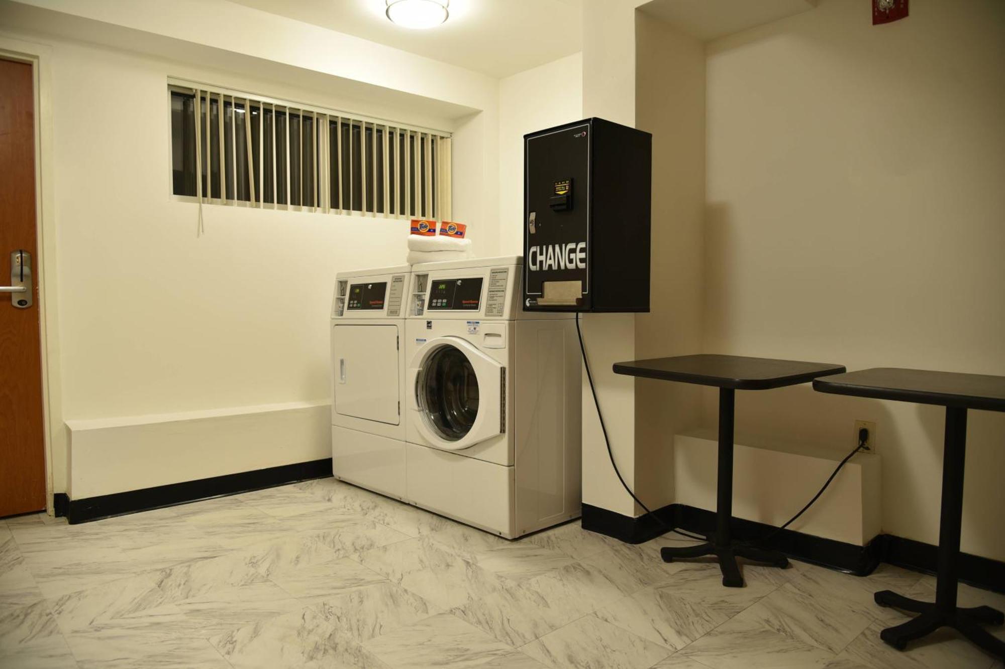 וינזדור לוקס Fairfield Inn Hartford Airport מראה חיצוני תמונה