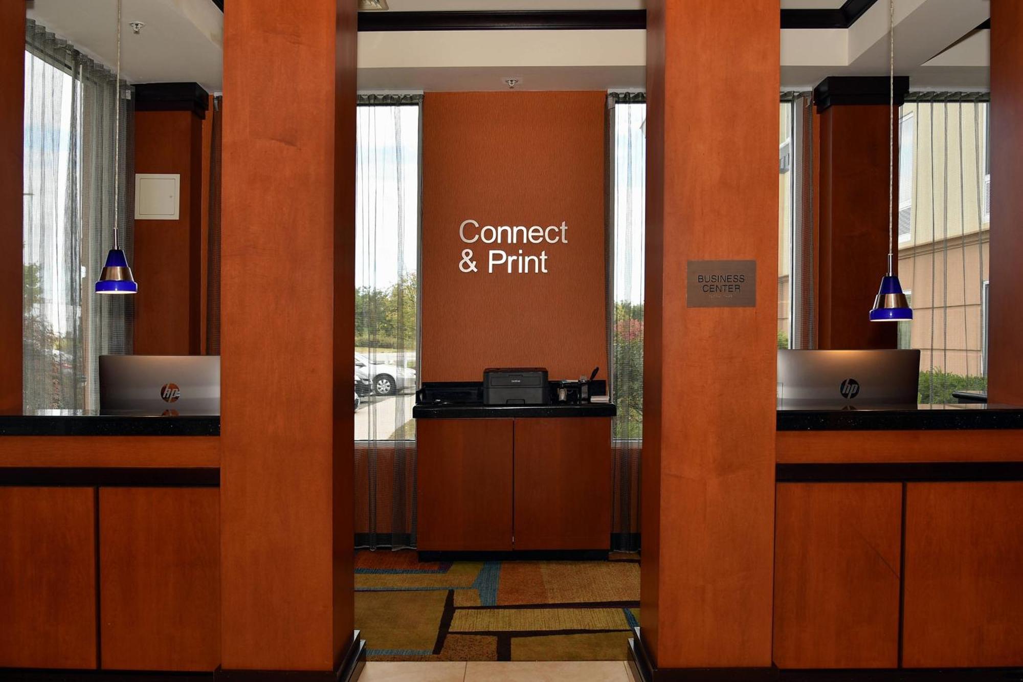 וינזדור לוקס Fairfield Inn Hartford Airport מראה חיצוני תמונה