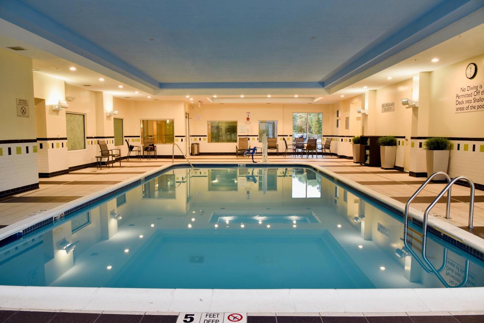 וינזדור לוקס Fairfield Inn Hartford Airport מראה חיצוני תמונה