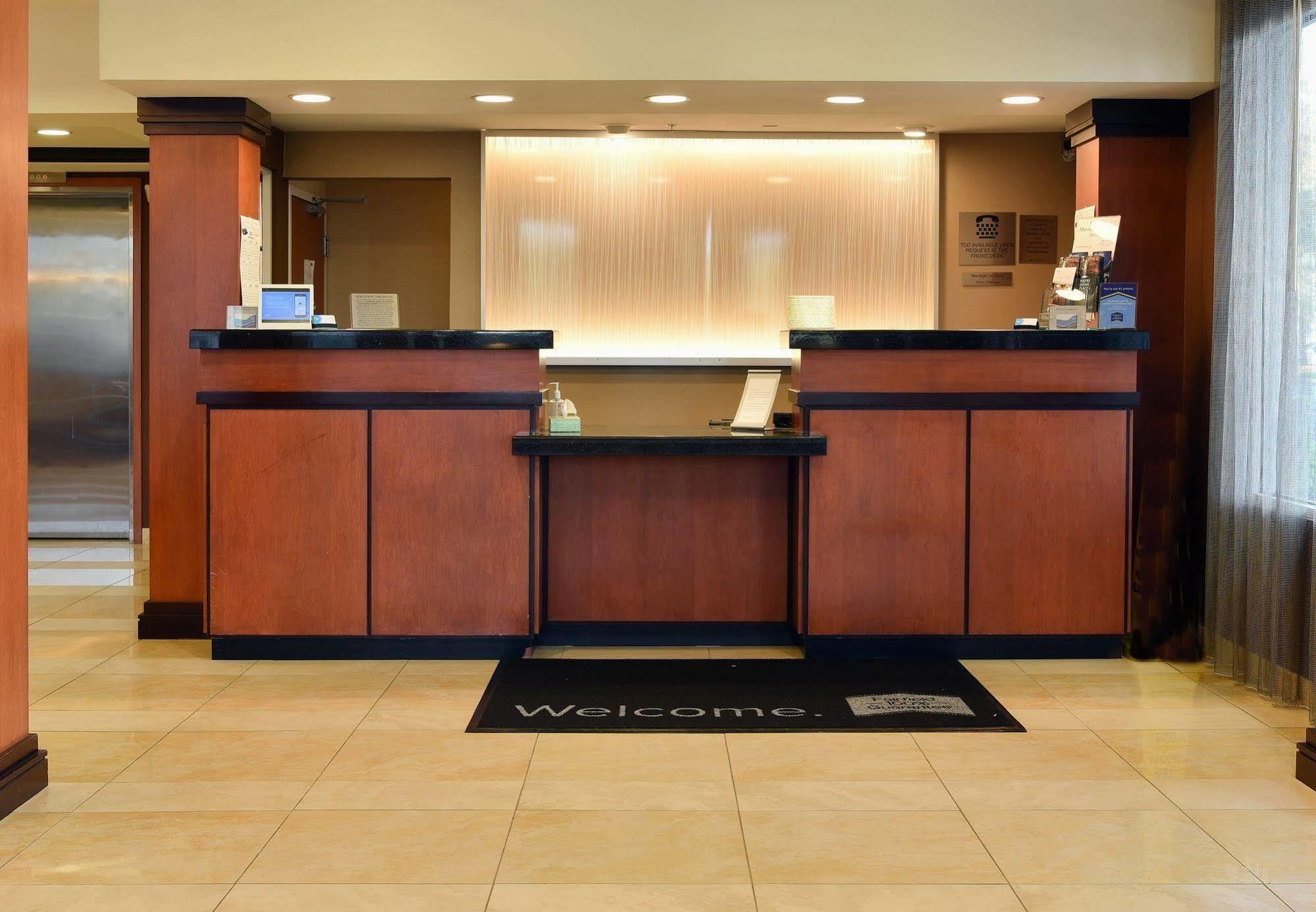 וינזדור לוקס Fairfield Inn Hartford Airport מראה חיצוני תמונה