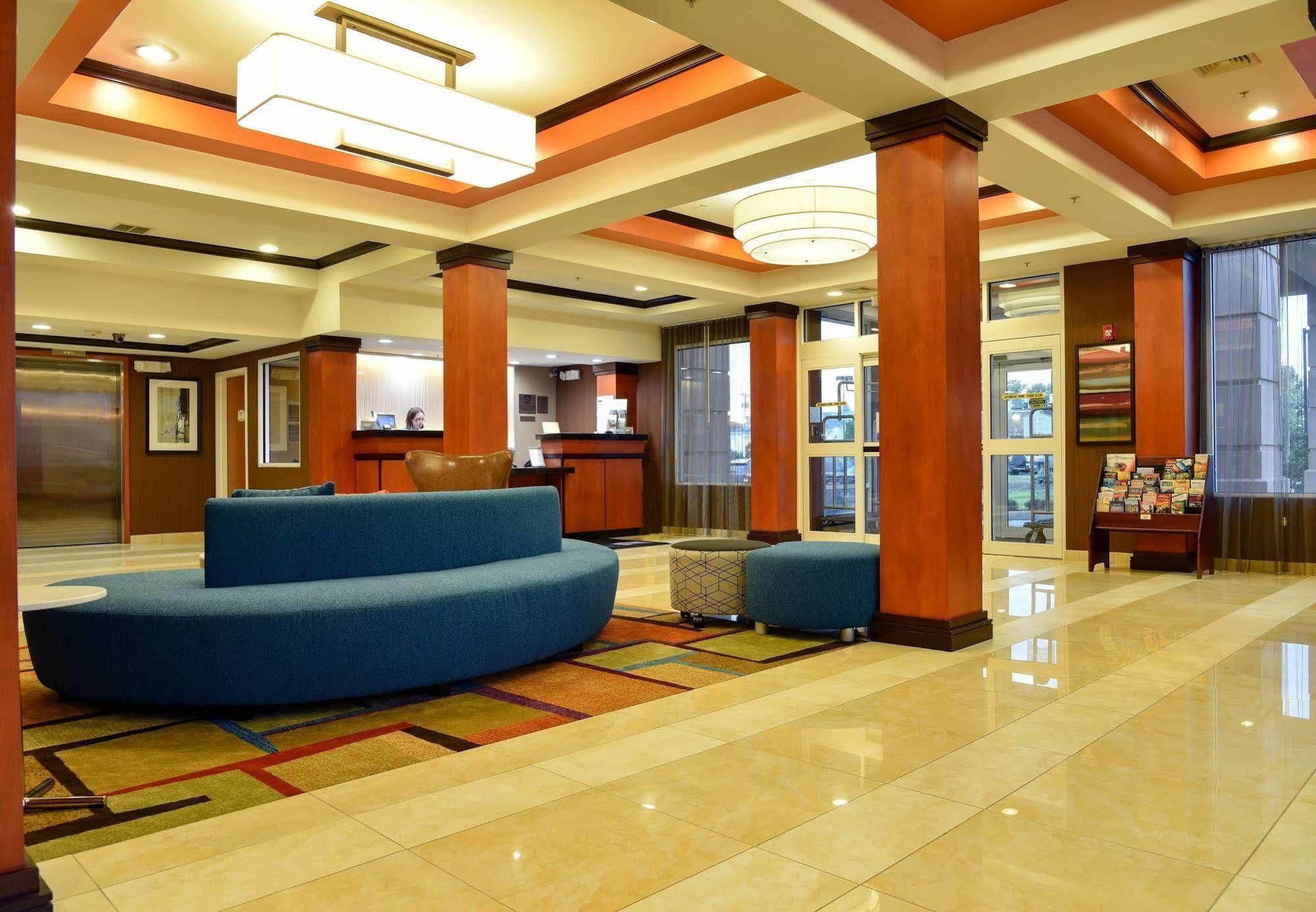 וינזדור לוקס Fairfield Inn Hartford Airport מראה חיצוני תמונה