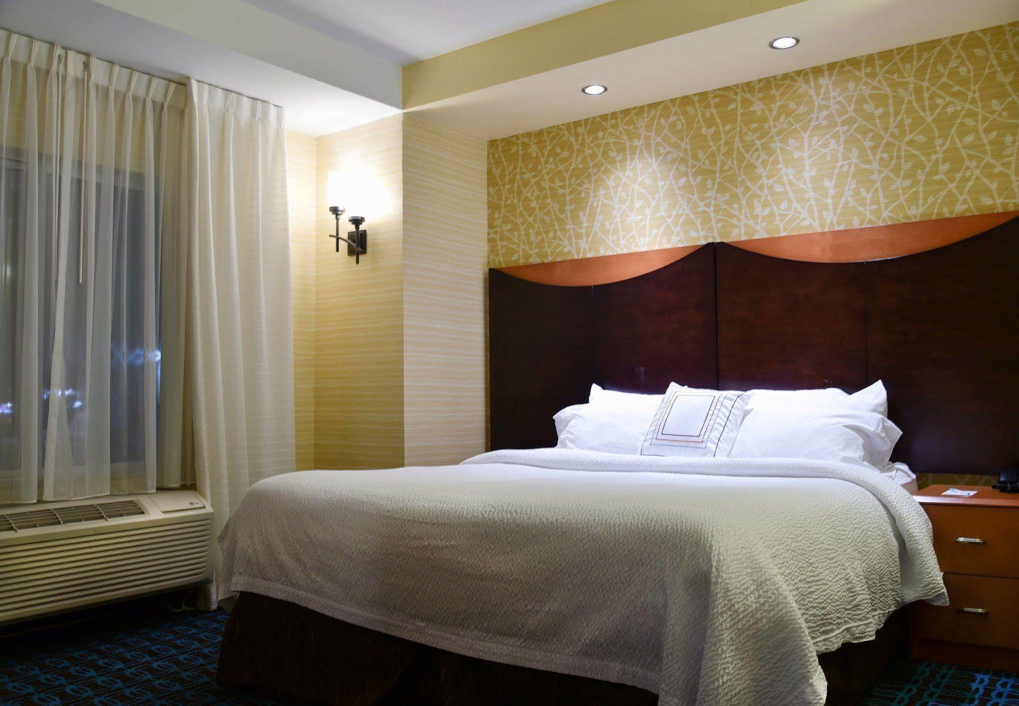 וינזדור לוקס Fairfield Inn Hartford Airport מראה חיצוני תמונה