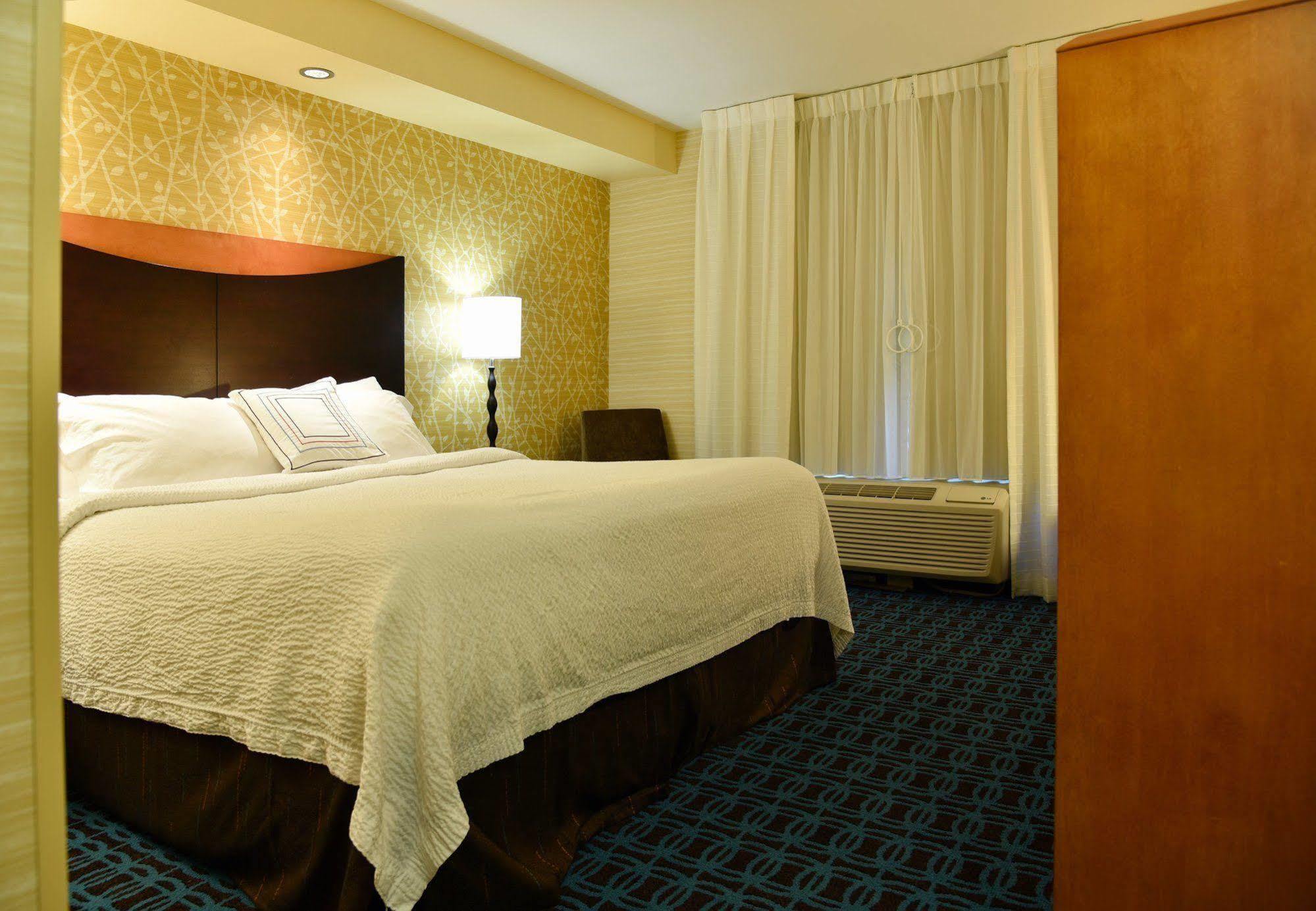 וינזדור לוקס Fairfield Inn Hartford Airport מראה חיצוני תמונה
